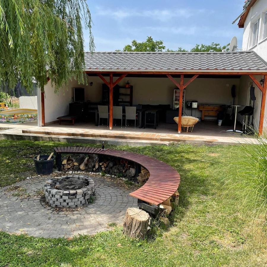 Battonya House Apartment ภายนอก รูปภาพ