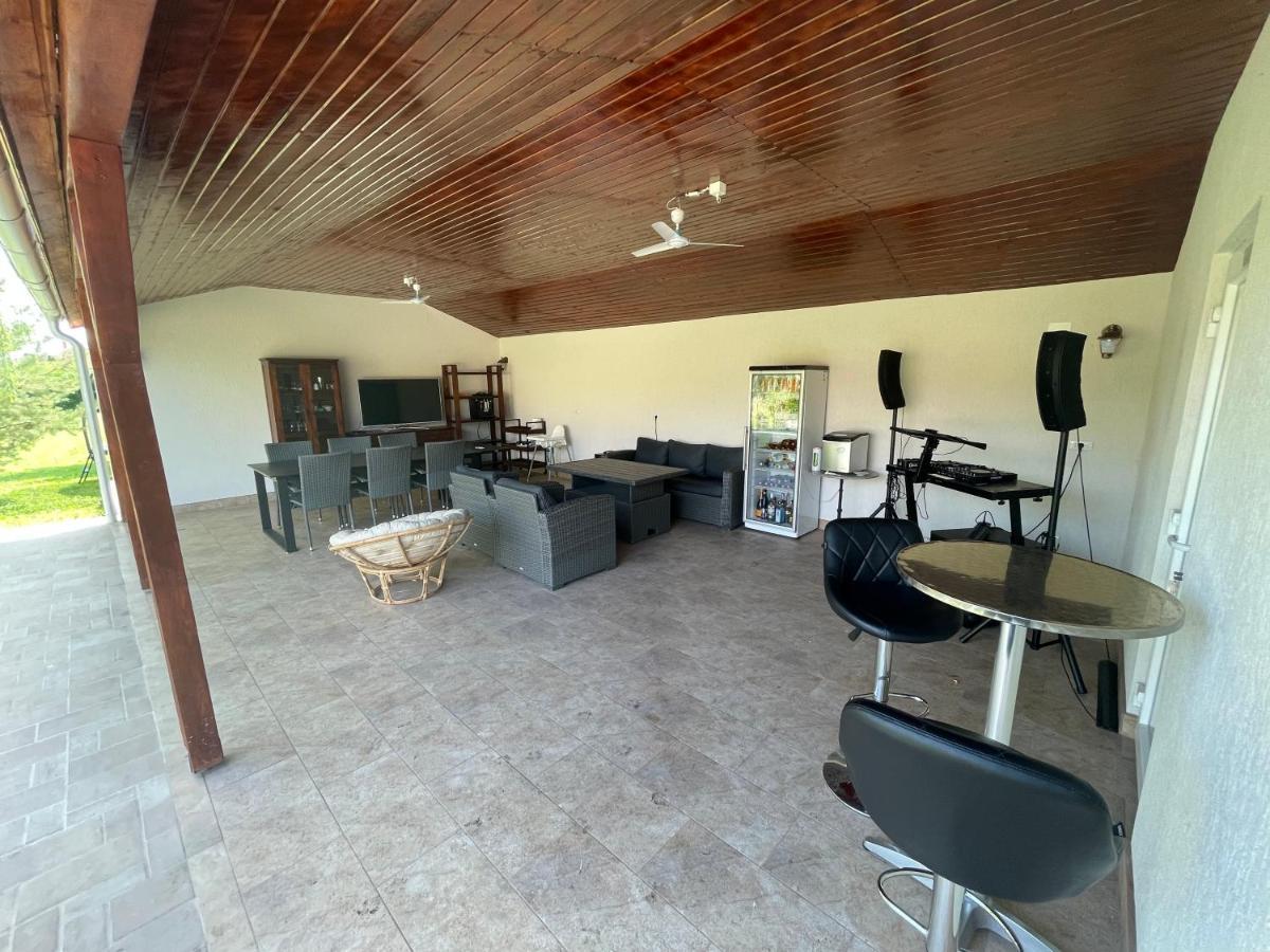 Battonya House Apartment ภายนอก รูปภาพ