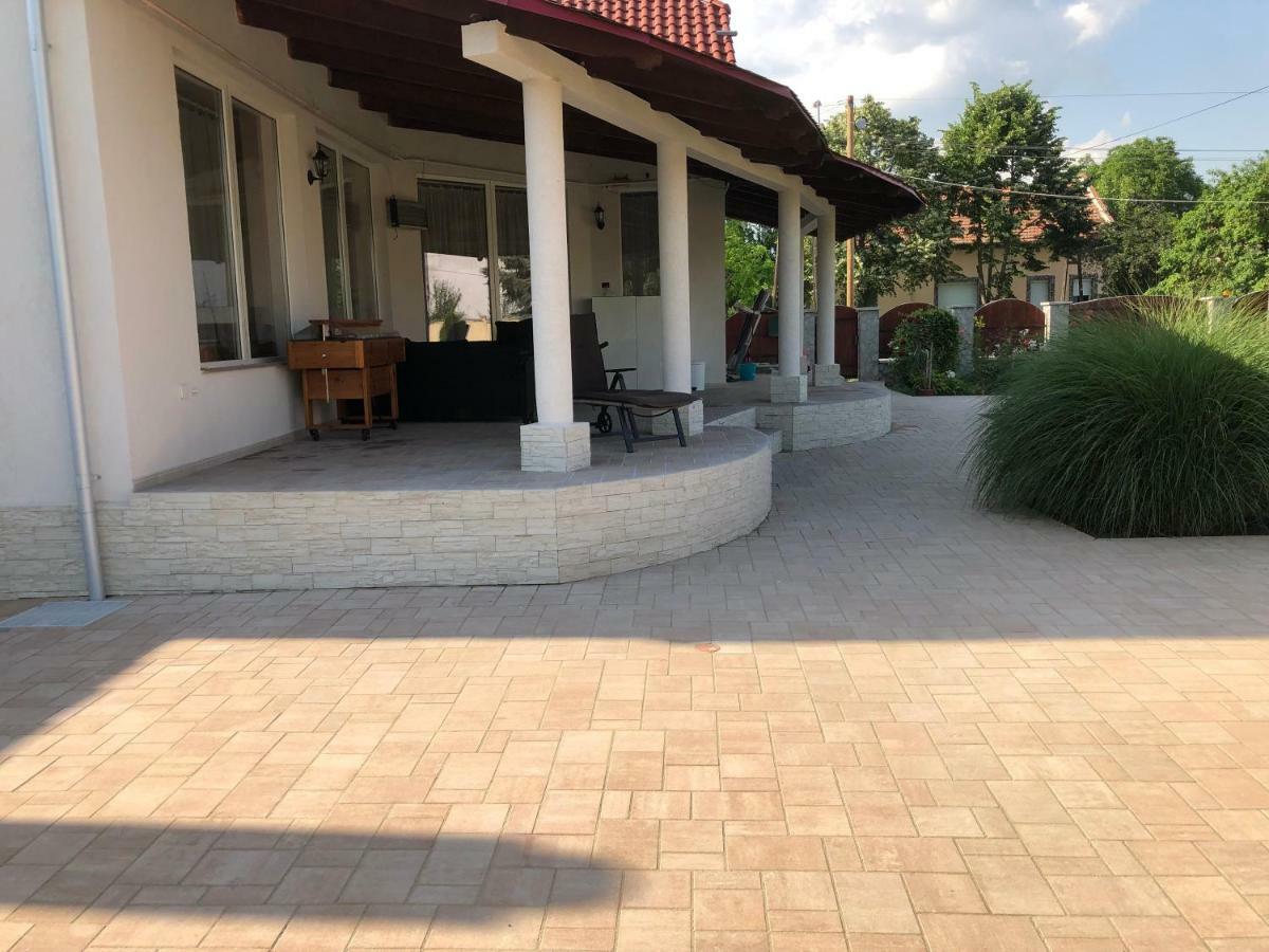 Battonya House Apartment ภายนอก รูปภาพ