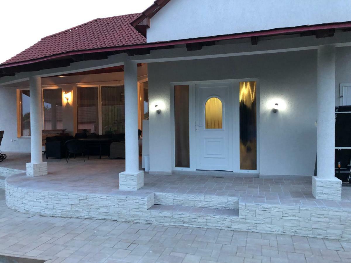 Battonya House Apartment ภายนอก รูปภาพ