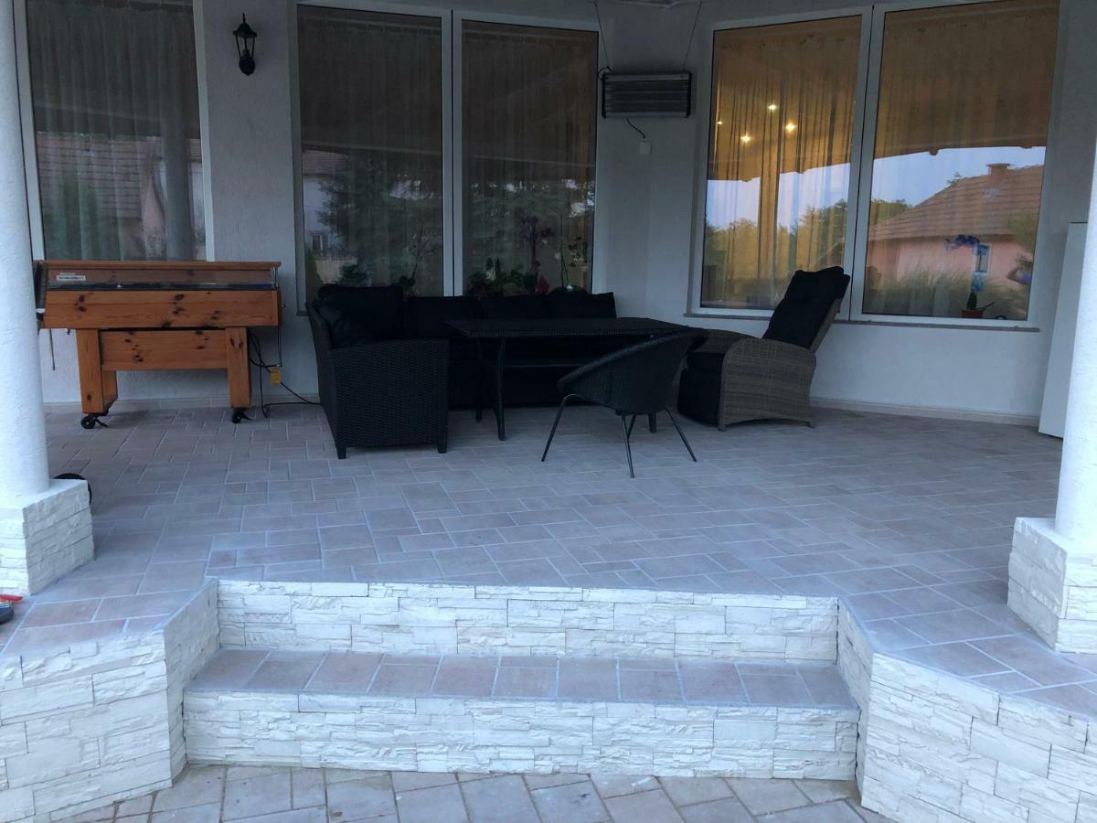 Battonya House Apartment ภายนอก รูปภาพ
